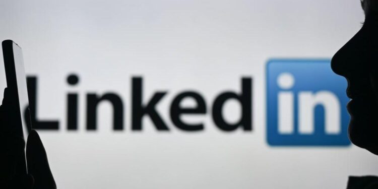 Το LinkedIn σταμάτησε να συλλέγει τα δεδομένα των χρηστών στο Ηνωμένο Βασίλειο για τεχνητή νοημοσύνη