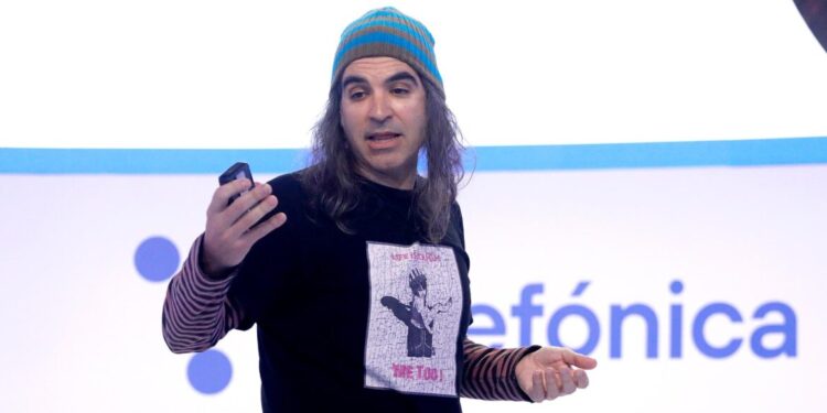 Η Wayra θα φέρει στις επιλεγμένες Startup την εμπειρία της σε όλους τους τομείς που έχει συσσωρευτεί σε περισσότερα από δέκα χρόνια ύπαρξης, παρέχοντας τεχνική υποστήριξη και υποστήριξη υποδομής, πρόσβαση στην κοινότητα Wayra, παγκόσμια πρόσβαση, αλλά ακόμη και το οικοσύστημα καινοτομίας ολόκληρου του ομίλου Telefónica.