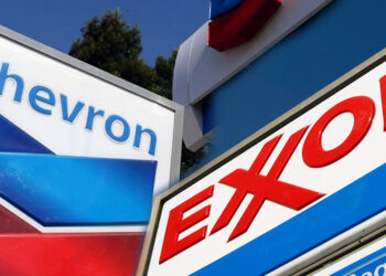 Η Exxon δεν σκοπεύει να εισέλθει άμεσα στον τομέα της παραγωγής ενέργειας, αλλά αξιοποιεί την εμπειρία της σε μεγάλα έργα για να εγκαταστήσει μονάδες ενέργειας για data centers κατά την αρχική φάση ανάπτυξης του AI. Μελλοντικά, θα εστιάσει στη δέσμευση και αποθήκευση εκπομπών και στην παροχή «απανθρακοποιημένου» φυσικού αερίου για τις ενεργειακές ανάγκες του τομέα. η Chevron εξετάζει τρόπους αξιοποίησης της εκτεταμένης υποδομής και γης της για την ανάπτυξη κέντρων δεδομένων.