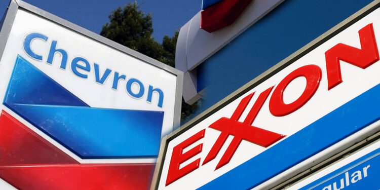 Η Exxon δεν σκοπεύει να εισέλθει άμεσα στον τομέα της παραγωγής ενέργειας, αλλά αξιοποιεί την εμπειρία της σε μεγάλα έργα για να εγκαταστήσει μονάδες ενέργειας για data centers κατά την αρχική φάση ανάπτυξης του AI. Μελλοντικά, θα εστιάσει στη δέσμευση και αποθήκευση εκπομπών και στην παροχή «απανθρακοποιημένου» φυσικού αερίου για τις ενεργειακές ανάγκες του τομέα. η Chevron εξετάζει τρόπους αξιοποίησης της εκτεταμένης υποδομής και γης της για την ανάπτυξη κέντρων δεδομένων.