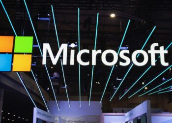 Η Microsoft δημιούργησε έναν νέο μηχανικό οργανισμό με στόχο την επιτάχυνση της υποδομής και της ανάπτυξης λογισμικού τεχνητής νοημοσύνης εντός της εταιρείας. Σύμφωνα με το Bloomberg, ο Jay Parikh, προηγουμένως αντιπρόεδρος και παγκόσμιος επικεφαλής μηχανικής της Meta, θα ηγηθεί του νέου τμήματος. Θα αναφέρεται στον διευθύνοντα σύμβουλο της Microsoft Satya Nadella και θα επιβλέπει ομάδες, συμπεριλαμβανομένων των ομάδων της πλατφόρμας AI και των ομάδων προγραμματιστών της εταιρείας. Translated with DeepL.com (free version)