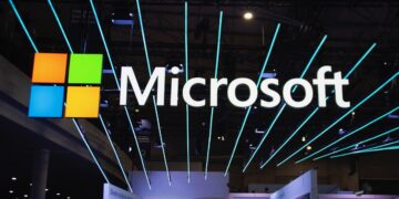 Η Microsoft δημιούργησε έναν νέο μηχανικό οργανισμό με στόχο την επιτάχυνση της υποδομής και της ανάπτυξης λογισμικού τεχνητής νοημοσύνης εντός της εταιρείας. Σύμφωνα με το Bloomberg, ο Jay Parikh, προηγουμένως αντιπρόεδρος και παγκόσμιος επικεφαλής μηχανικής της Meta, θα ηγηθεί του νέου τμήματος. Θα αναφέρεται στον διευθύνοντα σύμβουλο της Microsoft Satya Nadella και θα επιβλέπει ομάδες, συμπεριλαμβανομένων των ομάδων της πλατφόρμας AI και των ομάδων προγραμματιστών της εταιρείας. Translated with DeepL.com (free version)