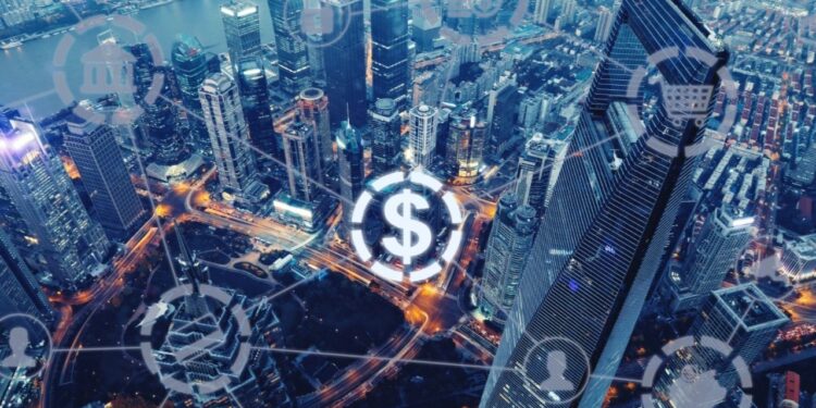 Ωστόσο, ο δρόμος προς την επιτυχία της ΤΝ δεν είναι για τους αδύναμους. Ένα από τα μεγαλύτερα εμπόδια για τους οργανισμούς FSI είναι να ξεπεράσουν τη βελόνα από το στάδιο της απόδειξης της έννοιας (PoC) για την κλιμάκωση της χρήσης AI σε ολόκληρη την επιχείρηση και τις λειτουργίες της. Η Gartner προβλέπει ότι μέχρι το τέλος του 2025, το 30% των έργων γενικής τεχνητής νοημοσύνης θα εγκαταλειφθεί μετά το στάδιο της απόδειξης της έννοιας (PoC). Αυτό το ανησυχητικό ποσοστό μπορεί να αποδοθεί σε μια ποικιλία προκλήσεων, συμπεριλαμβανομένων ζητημάτων σχετικά με τη διαχείριση και τη διακυβέρνηση δεδομένων, την εφαρμογή των σωστών πλαισίων AI, τη διαχείριση της μετάβασης του εργατικού δυναμικού, μεταξύ άλλων.