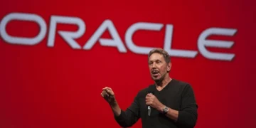 Ο πρόεδρος της Oracle Larry Ellison δήλωσε ότι η τεχνητή νοημοσύνη (AI) μπορεί να ανιχνεύσει τον καρκίνο, να βοηθήσει στην ανάπτυξη ενός εμβολίου καθώς και σε 48 ώρες να κάνει αυτό το εμβόλιο διαθέσιμο για κάθε άτομο. Ο Έλισον το είπε αυτό σε μια συγκέντρωση στον Λευκό Οίκο, στην οποία συμμετείχε επίσης ο διευθύνων σύμβουλος της SoftBank Masayoshi Son και ο διευθύνων σύμβουλος της OpenAI Σαμ Άλτμαν.
