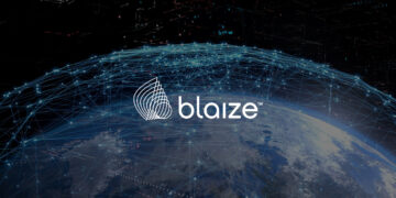Η Blaize ξεκίνησε το 2011 και έχει συγκεντρώσει 335 εκατομμύρια δολάρια από επενδυτές όπως η Samsung και η Mercedes-Benz. Με έδρα το Ελ Ντοράντο Χιλς της Καλιφόρνια, επικεντρώνεται στην κατασκευή τσιπ τεχνητής νοημοσύνης για ακραίες εφαρμογές. Αντί να χρησιμοποιούνται κυρίως σε τεράστια κέντρα δεδομένων (όπως αυτά της Nvidia), τα τσιπ της προορίζονται να ενσωματωθούν σε έξυπνα προϊόντα όπως κάμερες ασφαλείας, drones και βιομηχανικά ρομπότ.