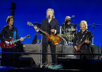 Ο Paul McCartney λέει ότι η αλλαγή του νόμου σχετικά με την τεχνητή νοημοσύνη θα μπορούσε να «κλέψει» τους καλλιτέχνες. Οι προτάσεις θα μπορούσαν να αφαιρέσουν το κίνητρο για τους συγγραφείς και τους καλλιτέχνες και να οδηγήσουν σε «απώλεια της δημιουργικότητας», δήλωσε στο BBC.