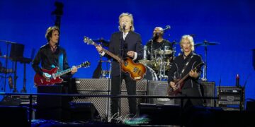 Ο Paul McCartney λέει ότι η αλλαγή του νόμου σχετικά με την τεχνητή νοημοσύνη θα μπορούσε να «κλέψει» τους καλλιτέχνες. Οι προτάσεις θα μπορούσαν να αφαιρέσουν το κίνητρο για τους συγγραφείς και τους καλλιτέχνες και να οδηγήσουν σε «απώλεια της δημιουργικότητας», δήλωσε στο BBC.