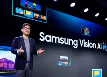 Η Samsung παρουσίασε το Vision AI στην εκδήλωση Samsung First Look 2025, που πραγματοποιήθηκε στις 5 Ιανουαρίου στο Λας Βέγκας, πριν από την έναρξη της CES 2025. Το Vision AI είναι μια νέα τεχνολογία AI που επεκτείνει τον ρόλο της τηλεόρασης, προσφέροντας εξατομικευμένες εμπειρίες στους χρήστες.