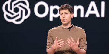 ο Altman δήλωσε ότι, τους επόμενους μήνες, η OpenAI θα κυκλοφορήσει ένα μοντέλο με την ονομασία GPT-5, το οποίο «ενσωματώνει πολλή από την τεχνολογία [της OpenAI]», συμπεριλαμβανομένης της o3, στην πλατφόρμα ChatGPT και το API της πλατφόρμας chatbot με τεχνητή νοημοσύνη. Ως αποτέλεσμα αυτής της απόφασης για τον οδικό χάρτη, η OpenAI δεν σχεδιάζει πλέον να κυκλοφορήσει το o3 ως αυτόνομο μοντέλο.