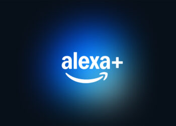 Η Alexa+ είναι η νέα προσωπική σας βοηθός τεχνητής νοημοσύνης που κάνει τα πράγματα πιο εύκολα - είναι πιο έξυπνη, πιο ομιλητική, πιο ικανή και δωρεάν με το Prime. Την πρώτη φορά που μίλησα με την Alexa, ένιωσα σαν να είχε φτάσει το μέλλον. Μπήκα στο δωμάτιο, ζήτησα από την Alexa να παίξει το «A Sky Full of Stars» και απλά δούλεψε. Ως δημιουργός προϊόντων, μου έκανε εντύπωση ότι αυτή ήταν η τεχνολογία στα καλύτερά της - κάνοντας αυτό που θέλει ο πελάτης αβίαστα, διαισθητικά και φυσικά - και ήθελα όλη η τεχνολογία στη ζωή μου να λειτουργεί με αυτόν τον τρόπο. Με 600 εκατομμύρια συσκευές Alexa στον κόσμο, οι τελευταίες εξελίξεις στη γεννητική τεχνητή νοημοσύνη έχουν ξεκλειδώσει νέες δυνατότητες - επιτρέποντάς μας να επαναπροσδιορίσουμε την εμπειρία στην προσπάθειά μας να κάνουμε τη ζωή των πελατών καλύτερη και ευκολότερη κάθε μέρα. Σήμερα, είμαστε ενθουσιασμένοι που παρουσιάζουμε το Alexa+, τη βοηθό μας επόμενης γενιάς που βασίζεται στη γενεσιουργό AI. Η Alexa+ είναι πιο ομιλητική, πιο έξυπνη, εξατομικευμένη - και σας βοηθάει να κάνετε πράγματα. Σας διασκεδάζει, σας βοηθάει να μαθαίνετε, σας κρατάει οργανωμένους, συνοψίζει πολύπλοκα θέματα και μπορεί να συνομιλεί σχεδόν για τα πάντα. Η Alexa+ μπορεί να διαχειρίζεται και να προστατεύει το σπίτι σας, να κάνει κρατήσεις και να σας βοηθά να παρακολουθείτε, να ανακαλύπτετε και να απολαμβάνετε νέους καλλιτέχνες. Μπορεί επίσης να σας βοηθήσει να κάνετε αναζήτηση, να βρείτε ή να αγοράσετε σχεδόν οποιοδήποτε αντικείμενο στο διαδίκτυο και να σας κάνει χρήσιμες προτάσεις με βάση τα ενδιαφέροντά σας.