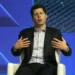 Το OpenAI βρίσκεται σε μια κάπως επισφαλή θέση. Αντιμετωπίζει την αντίληψη ότι χάνει έδαφος στην κούρσα της τεχνητής νοημοσύνης σε κινεζικές εταιρείες όπως η DeepSeek, η οποία ισχυρίζεται ότι η OpenAI μπορεί να έχει κλέψει την πνευματική της ιδιοκτησία. Η κατασκευάστρια εταιρεία ChatGPT προσπαθεί να ενισχύσει τη σχέση της με την Ουάσινγκτον και ταυτόχρονα να επιδιώξει ένα φιλόδοξο σχέδιο κέντρου δεδομένων, ενώ φέρεται να έχει θέσει τις βάσεις για έναν από τους μεγαλύτερους γύρους χρηματοδότησης στην ιστορία. Translated with DeepL.com (free version)