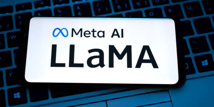 Σε μια ανάρτηση στο ιστολόγιο τον περασμένο Ιούλιο, ο διευθύνων σύμβουλος της Meta Mark Zuckerberg δήλωσε ότι η «πώληση πρόσβασης» στα ανοιχτά διαθέσιμα μοντέλα τεχνητής νοημοσύνης Llama της Meta «δεν είναι το επιχειρηματικό μοντέλο της Meta». Ωστόσο, η Meta βγάζει τουλάχιστον κάποια χρήματα από το Llama μέσω συμφωνιών διαμοιρασμού εσόδων, σύμφωνα με μια νέα μη επεξεργασμένη δικαστική κατάθεση. Η κατάθεση, η οποία υποβλήθηκε από τους δικηγόρους των εναγόντων στην αγωγή για τα πνευματικά δικαιώματα Kadrey κατά Meta, στην οποία η Meta κατηγορείται ότι εκπαίδευσε τα μοντέλα Llama της σε εκατοντάδες terabytes πειρατικών ηλεκτρονικών βιβλίων, αποκαλύπτει ότι η Meta «μοιράζεται ένα ποσοστό των εσόδων» που οι εταιρείες που φιλοξενούν τα μοντέλα Llama της παράγουν από τους χρήστες αυτών των μοντέλων. Η κατάθεση δεν αναφέρει ποιοι συγκεκριμένοι οικοδεσπότες πληρώνουν τη Meta. Αλλά η Meta απαριθμεί έναν αριθμό συνεργατών υποδοχής Llama σε διάφορες αναρτήσεις στο blog, συμπεριλαμβανομένων των AWS, Nvidia, Databricks, Groq, Dell, Azure, Google Cloud και Snowflake.
