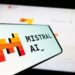 Η Mistral AI, η γαλλική εταιρεία που βρίσκεται πίσω από τον βοηθό AI Le Chat και διάφορα θεμελιώδη μοντέλα, θεωρείται επίσημα ως μία από τις πιο υποσχόμενες τεχνολογικές startups της Γαλλίας και είναι αναμφισβήτητα η μόνη ευρωπαϊκή εταιρεία που θα μπορούσε να ανταγωνιστεί το OpenAI. Αλλά σε σύγκριση με την αποτίμησή της ύψους 6 δισεκατομμυρίων δολαρίων, το παγκόσμιο μερίδιο αγοράς της εξακολουθεί να είναι σχετικά χαμηλό. Ωστόσο, το πρόσφατο λανσάρισμα του βοηθού συνομιλίας της στα καταστήματα εφαρμογών για κινητά αντιμετωπίστηκε με κάποιο hype, ιδίως στη χώρα της. «Πηγαίνετε και κατεβάστε το Le Chat, το οποίο έχει φτιαχτεί από την Mistral, αντί για το ChatGPT της OpenAI - ή κάτι άλλο», δήλωσε ο Γάλλος πρόεδρος Εμανουέλ Μακρόν σε τηλεοπτική συνέντευξη πριν από τη Σύνοδο Κορυφής για τη δράση της τεχνητής νοημοσύνης στο Παρίσι.