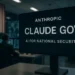 Η Anthropic παρουσίασε τα Claude Gov, εξειδικευμένα μοντέλα τεχνητής νοημοσύνης για υπηρεσίες εθνικής ασφάλειας των ΗΠΑ, σχεδιασμένα για χρήση σε απόρρητα περιβάλλοντα. Τα μοντέλα αυτά προσφέρουν: Καλύτερο χειρισμό διαβαθμισμένων πληροφοριών Ανώτερη κατανόηση εγγράφων και δεδομένων κυβερνοασφάλειας Βελτιωμένες επιδόσεις σε κρίσιμες γλώσσες και αναλύσεις πληροφοριών Αναπτύχθηκαν σε συνεργασία με κυβερνητικούς φορείς και έχουν περάσει από αυστηρές δοκιμές ασφαλείας. Η ανακοίνωση έρχεται σε περίοδο συζήτησης για τη ρύθμιση της ΤΝ στις ΗΠΑ. Ο CEO Dario Amodei τάσσεται υπέρ της διαφάνειας αντί για παύση ρυθμίσεων, προτείνοντας ενιαία εθνικά πρότυπα. Τα Claude Gov θα μπορούσαν να αξιοποιηθούν σε στρατηγικό σχεδιασμό, ανάλυση πληροφοριών και εκτίμηση απειλών, ενώ εγείρουν ευρύτερα ζητήματα για την ασφάλεια και τη χρήση της ΤΝ στον κρατικό τομέα.