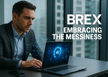 Η Brex, εταιρεία εταιρικών πιστωτικών καρτών, άλλαξε ριζικά την προσέγγισή της στην υιοθέτηση εργαλείων Τεχνητής Νοημοσύνης, καθώς διαπίστωσε ότι οι παραδοσιακές, χρονοβόρες διαδικασίες προμηθειών δεν συμβαδίζουν με τον ραγδαίο ρυθμό εξέλιξης της AI. Ο CTO της εταιρείας, James Reggio, εξήγησε ότι η Brex ανέπτυξε ένα νέο πλαίσιο για πιο γρήγορη νομική και τεχνική αξιολόγηση εργαλείων, έδωσε στους μηχανικούς προϋπολογισμό $50/μήνα για να δοκιμάζουν εγκεκριμένα εργαλεία και βασίζεται σε feedback των χρηστών για να αποφασίσει ποιες λύσεις αξίζει να υιοθετήσει ευρύτερα.