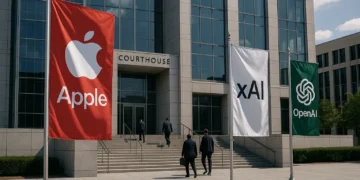 Ο Έλον Μασκ, μέσω των εταιρειών του xAI και X, κατέθεσε αγωγή κατά των Apple και OpenAI, κατηγορώντας τις για παραβίαση της αντιμονοπωλιακής νομοθεσίας και συνωμοσία για έλεγχο των αγορών της τεχνητής νοημοσύνης και των smartphones. Η αγωγή επικεντρώνεται στη συνεργασία Apple–OpenAI και τις πρακτικές του App Store που, σύμφωνα με τον Μασκ, περιορίζουν τον ανταγωνισμό.
