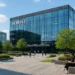 Η Samsung παρουσίασε το TRUEBench, ένα νέο εργαλείο που αξιολογεί την πραγματική παραγωγικότητα των μοντέλων AI σε επιχειρησιακές συνθήκες. Σε αντίθεση με τα υπάρχοντα benchmarks, εστιάζει σε πολύγλωσσα, ρεαλιστικά καθήκοντα και βασίζεται σε δεδομένα πραγματικής χρήσης. Είναι διαθέσιμο μέσω του Hugging Face, με στόχο να γίνει πρότυπο αξιολόγησης παραγωγικότητας στην AI.