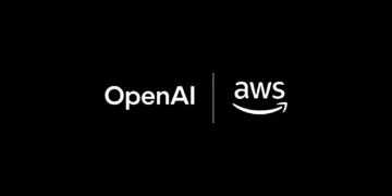 Η OpenAI υπέγραψε μια ιστορική συμφωνία αξίας 38 δισεκατομμυρίων δολαρίων με την Amazon Web Services (AWS), αποκτώντας πρόσβαση σε τεράστια υπολογιστική ισχύ για την ανάπτυξη και λειτουργία των τεχνολογιών τεχνητής νοημοσύνης της. Η συμφωνία σηματοδοτεί τη στροφή της OpenAI από την αποκλειστική συνεργασία με τη Microsoft Azure προς μια στρατηγική πολλαπλών παρόχων cloud (multi-cloud).