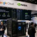 Η συνεργασία NVIDIA και Google Cloud στοχεύει να προσφέρει μια ολοκληρωμένη AI υποδομή για επιχειρήσεις, developers και βιομηχανίες, καλύπτοντας από large-scale inference και cybersecurity μέχρι drug discovery, autonomous agents και βιομηχανικούς αυτοματισμούς.