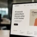 Στελέχη επιχειρήσεων και επενδυτές αναλύουν την πιθανή IPO της Anthropic, με φόντο υποδομές cloud, μοντέλα τεχνητής νοημοσύνης και εταιρικά API, συμβολίζοντας τη μετάβαση της γενετικής AI σε ώριμη επιχειρησιακή υπηρεσία.