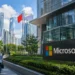 Η Microsoft διαθέτει τα μοντέλα GPT της OpenAI στην Κίνα μέσω του Azure, εξυπηρετώντας μεγάλες κινεζικές εταιρείες όπως η ByteDance και η Tencent, ενώ παράλληλα φιλοξενεί και το κινεζικό μοντέλο DeepSeek.