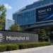 Η κινεζική Moonshot AI παρουσίασε το Kimi K3, το μεγαλύτερο open-weight μοντέλο τεχνητής νοημοσύνης που έχει ανακοινωθεί μέχρι σήμερα, με 2,8 τρισεκατομμύρια παραμέτρους. Παρότι η εταιρεία αναγνωρίζει ότι το μοντέλο εξακολουθεί να υστερεί συνολικά έναντι των Claude Fable 5 της Anthropic και GPT 5.6 Sol της OpenAI, το Kimi K3 σημείωσε κορυφαίες επιδόσεις σε δοκιμές προγραμματισμού και AI agents, κατακτώντας την πρώτη θέση στο benchmark Frontend Code Arena.